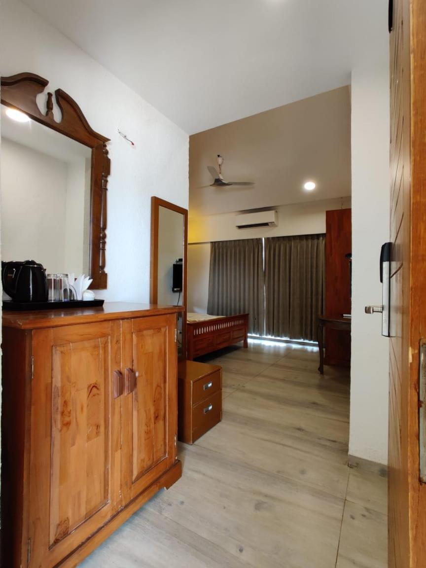 Wood Stock Acres Villa Resort Thane Exterior photo